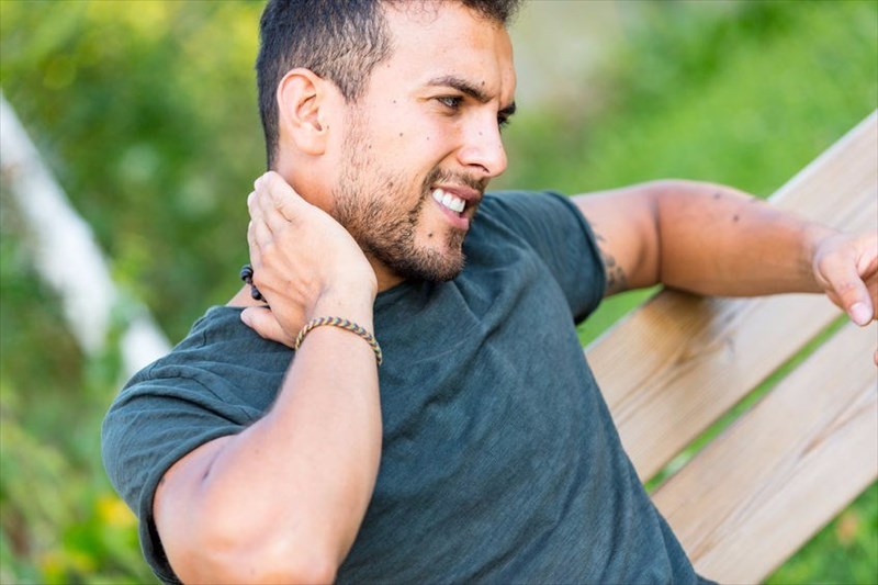 How can Lyme disease affect the body and what are the symptoms?