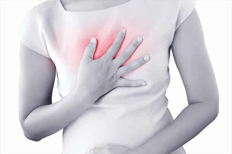 What are the symptoms of GERD and acid reflux in infants and children?