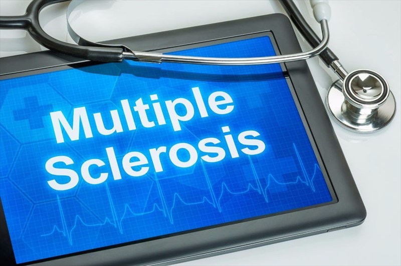 What is the difference between ALS and MS (Multiple Sclerosis)?