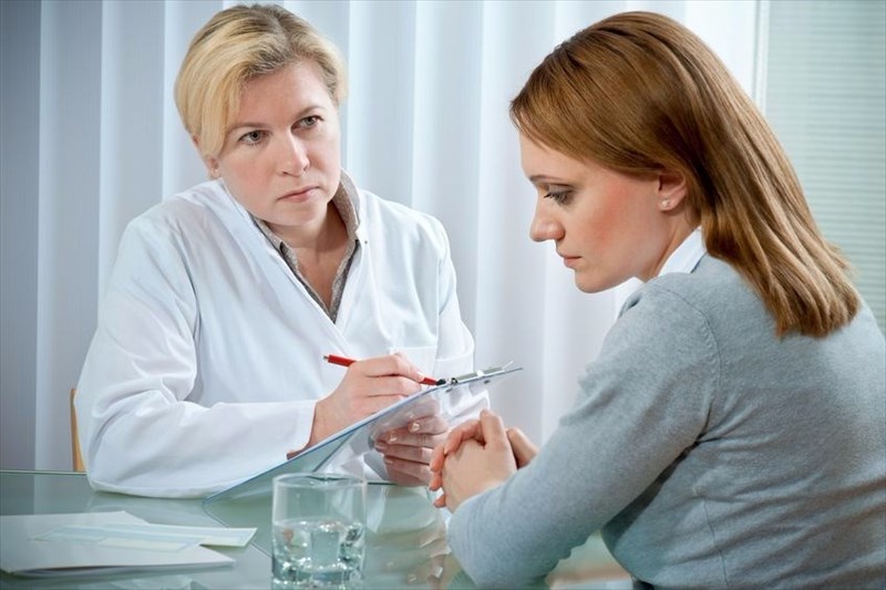 What are the symptoms of ALS?