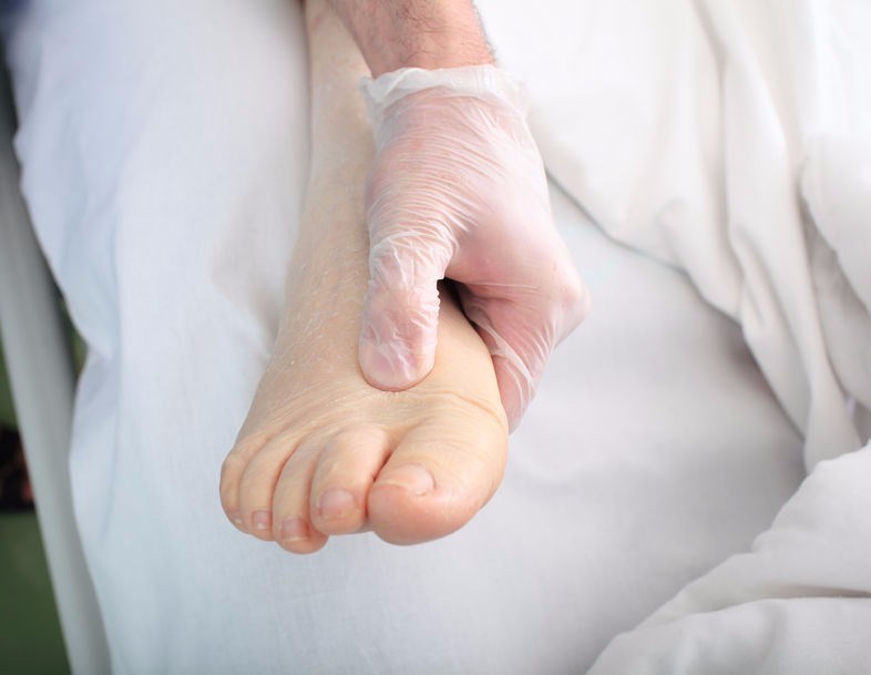 What causes swollen feet and ankles?
