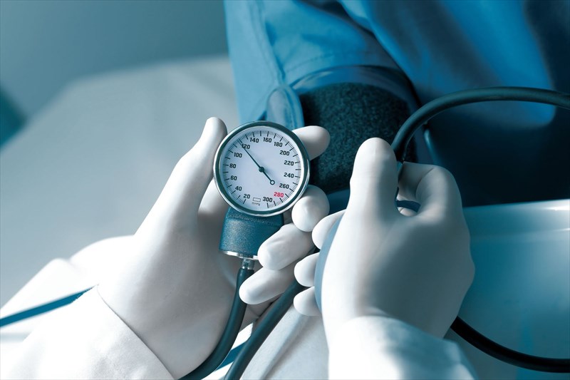 How is frostbite diagnosed?